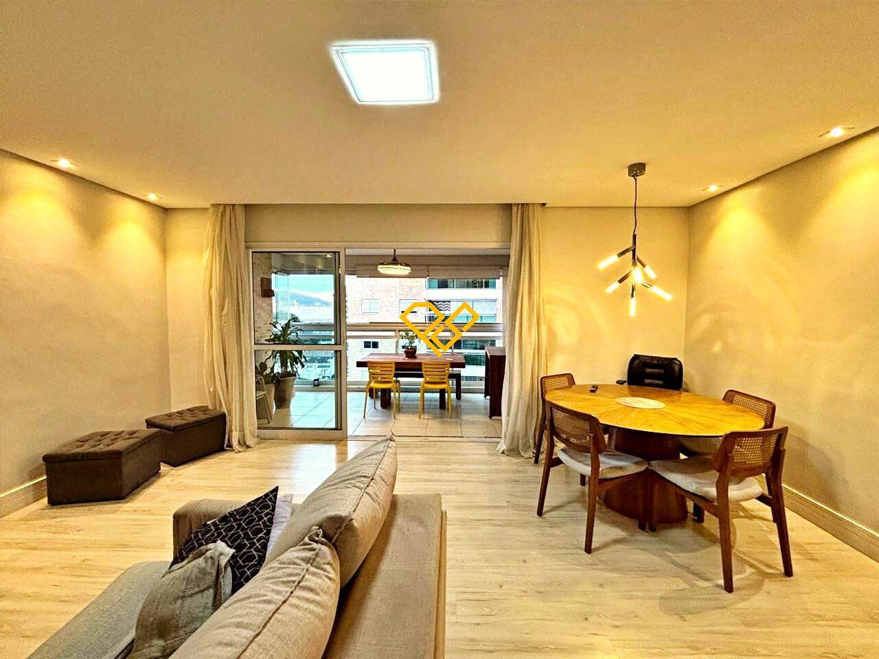 Apartamento à venda no Ponta da Praia: Sala