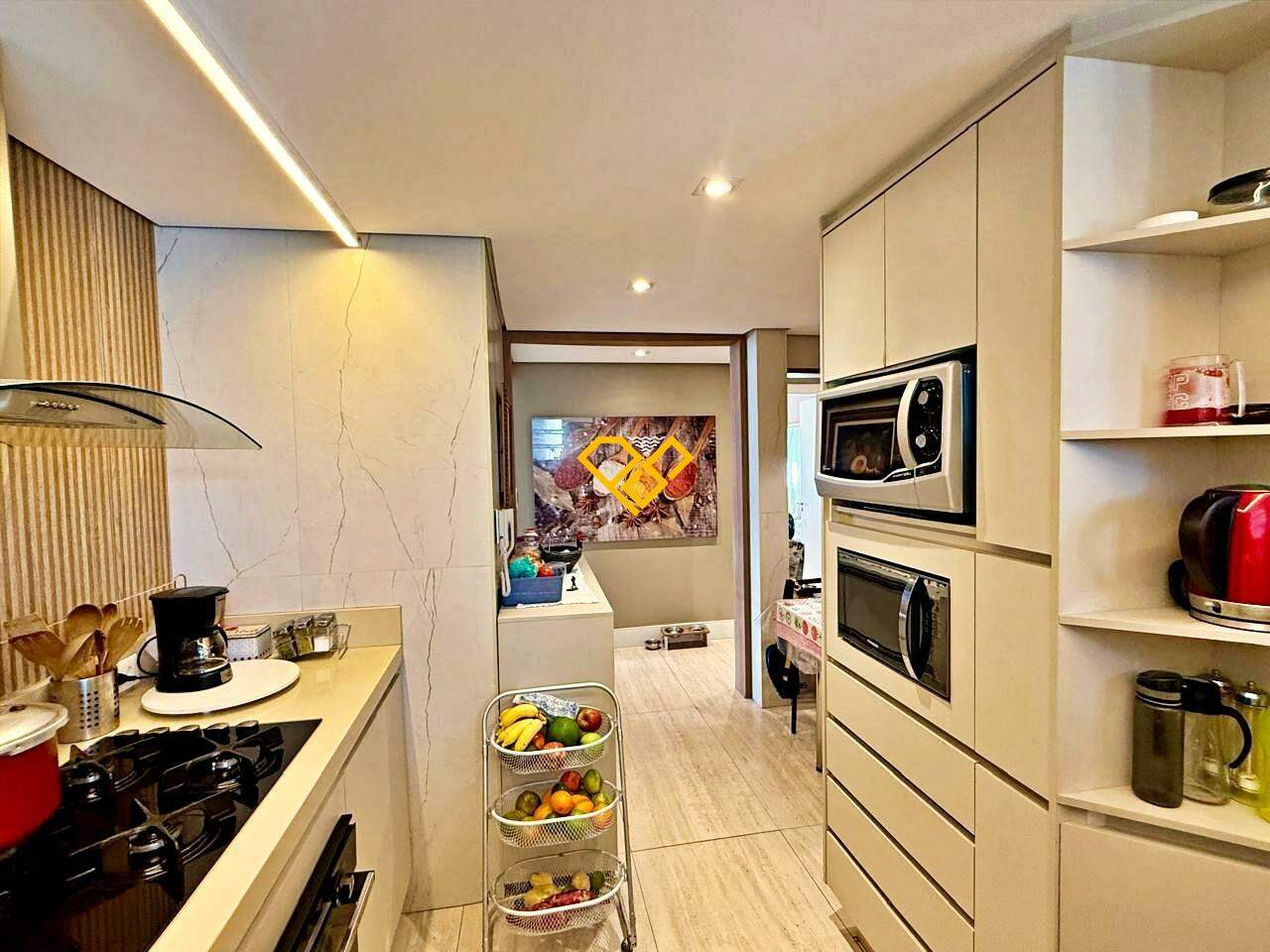 Apartamento à venda no Ponta da Praia: Cozinha