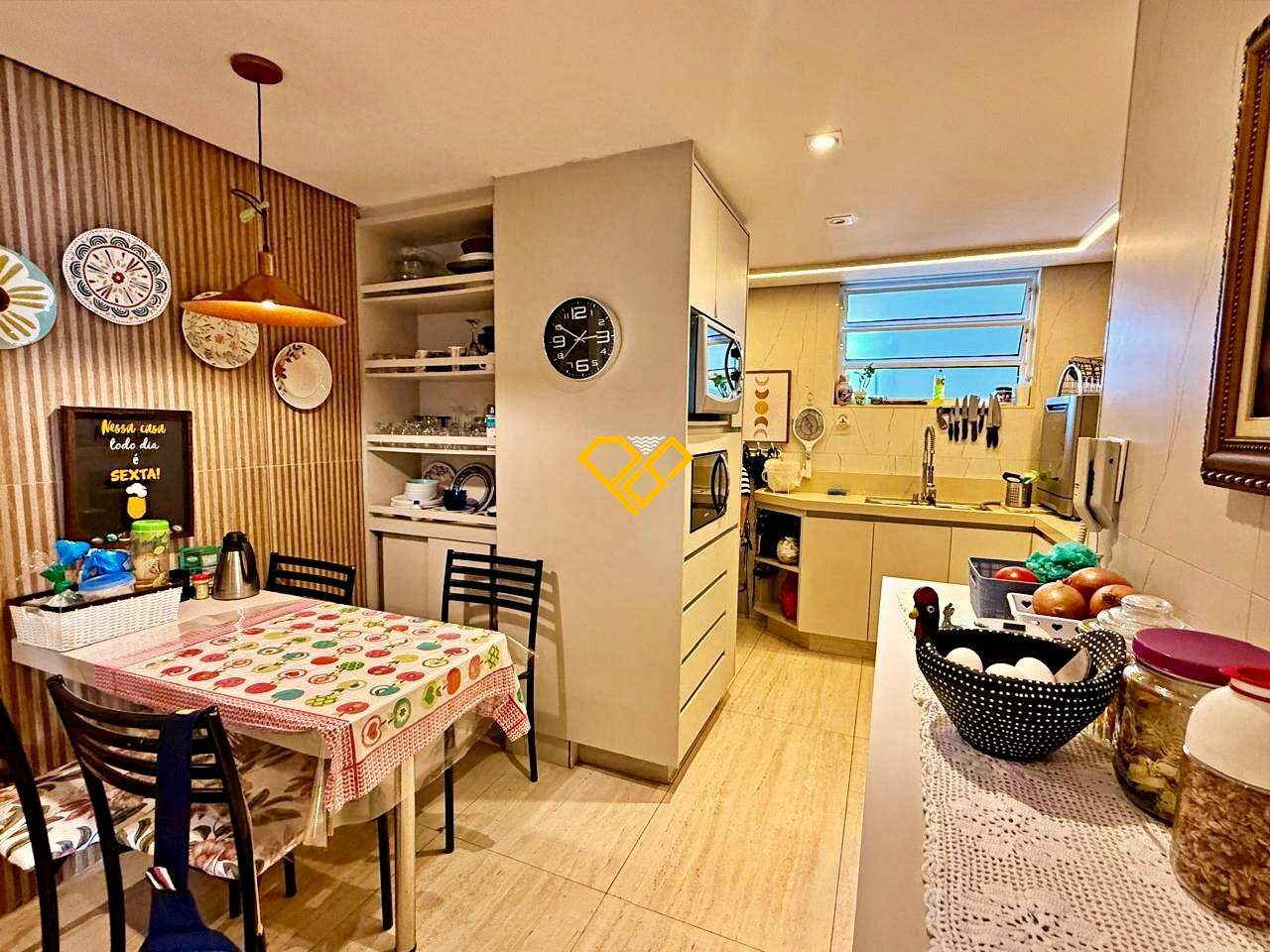 Apartamento à venda no Ponta da Praia: Cozinha