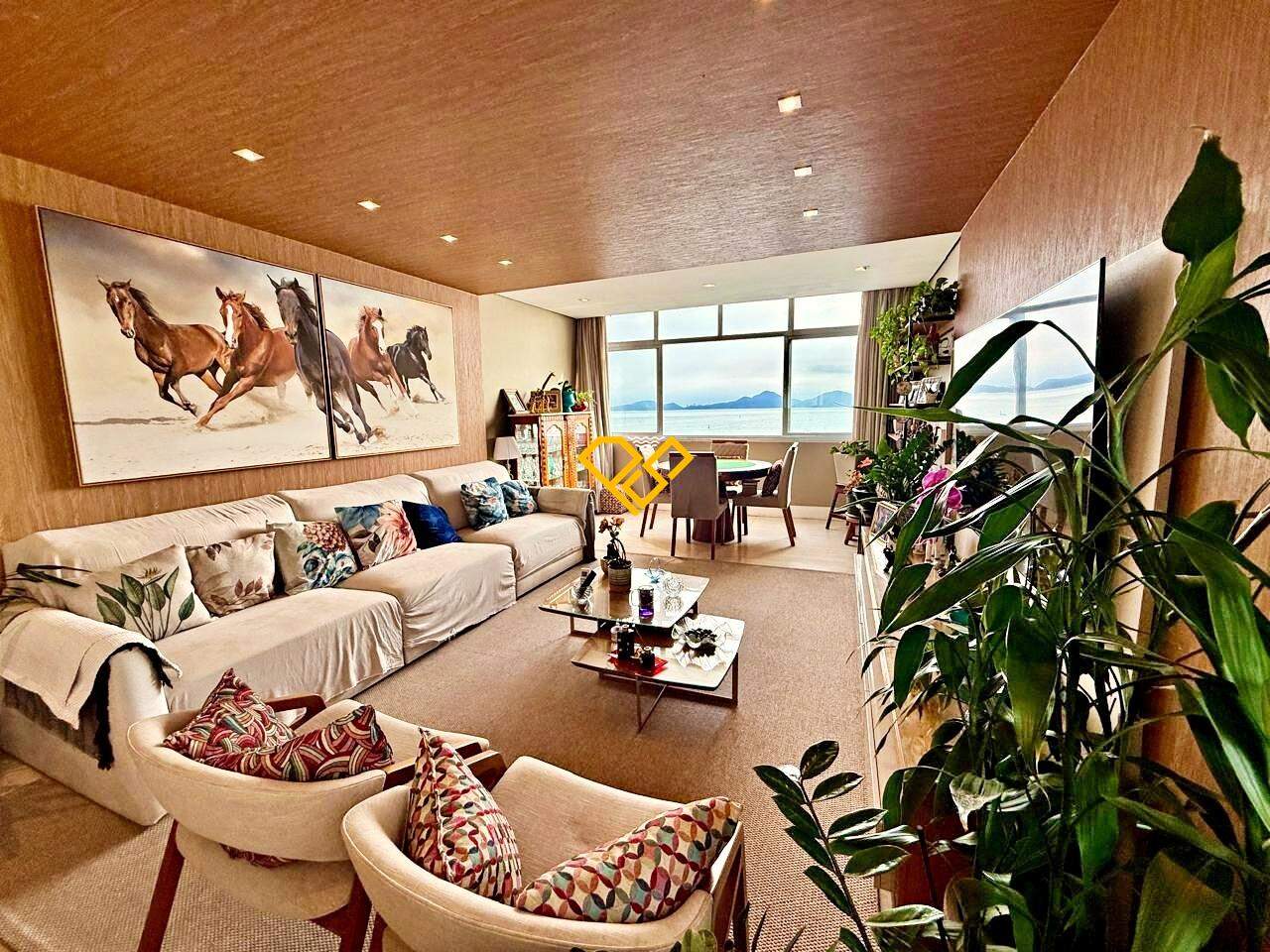 Apartamento à venda no Ponta da Praia: Sala