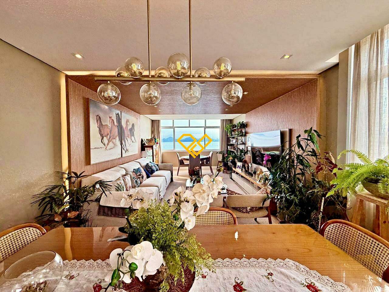 Apartamento à venda no Ponta da Praia: Sala