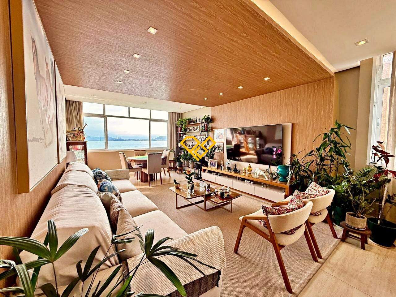 Apartamento à venda no Ponta da Praia: Sala