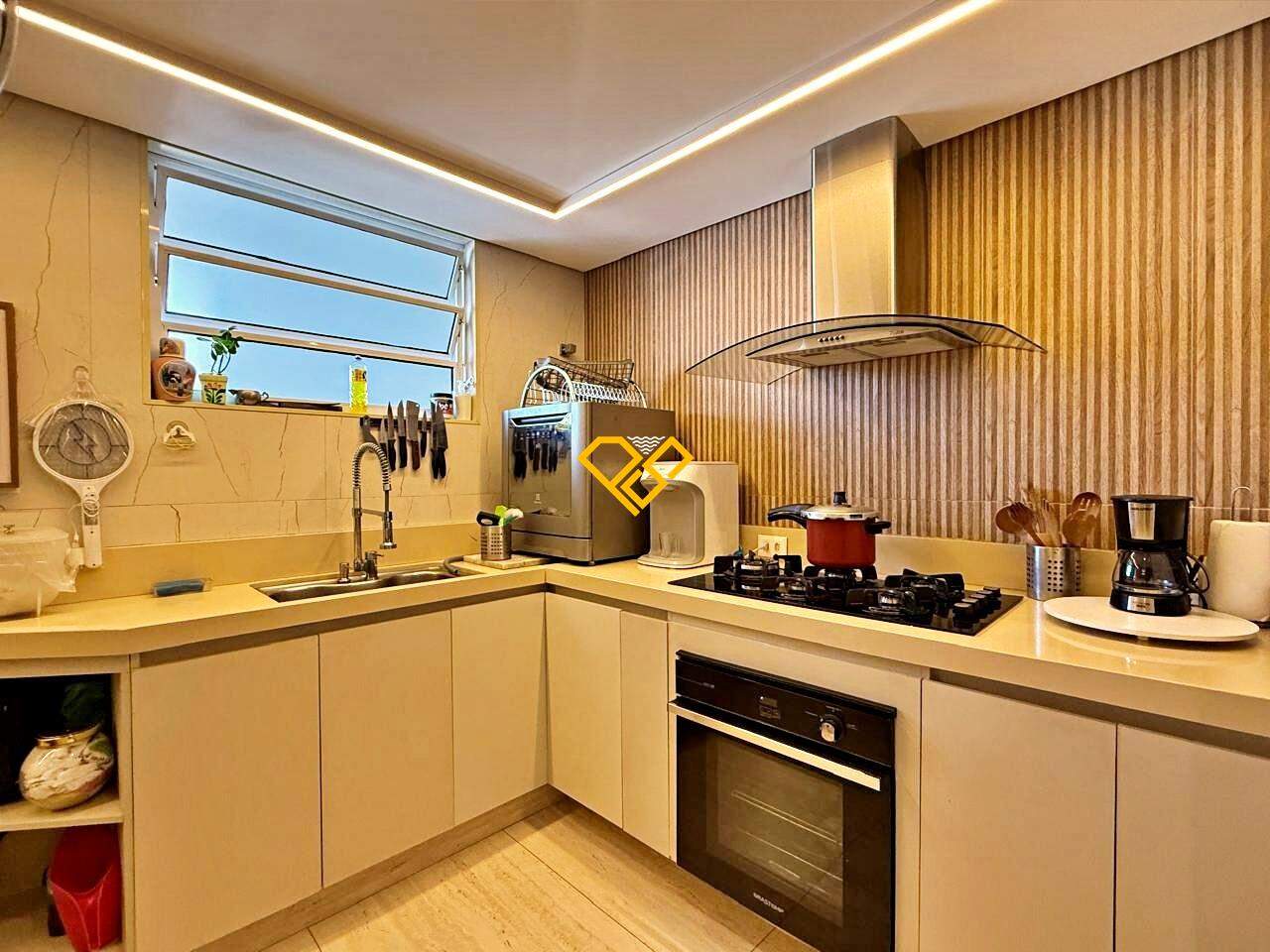 Apartamento à venda no Ponta da Praia: Cozinha