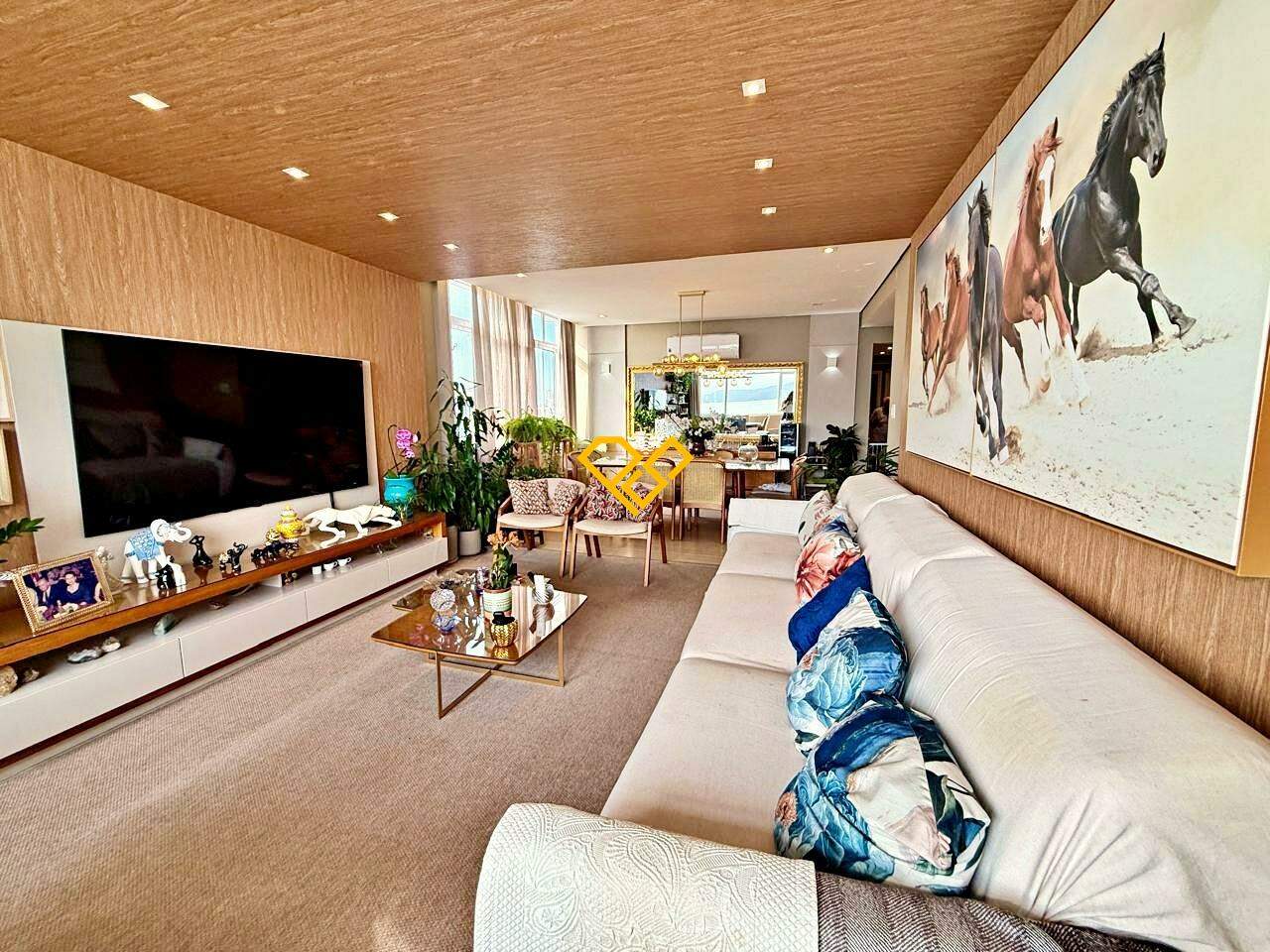 Apartamento à venda no Ponta da Praia: Sala