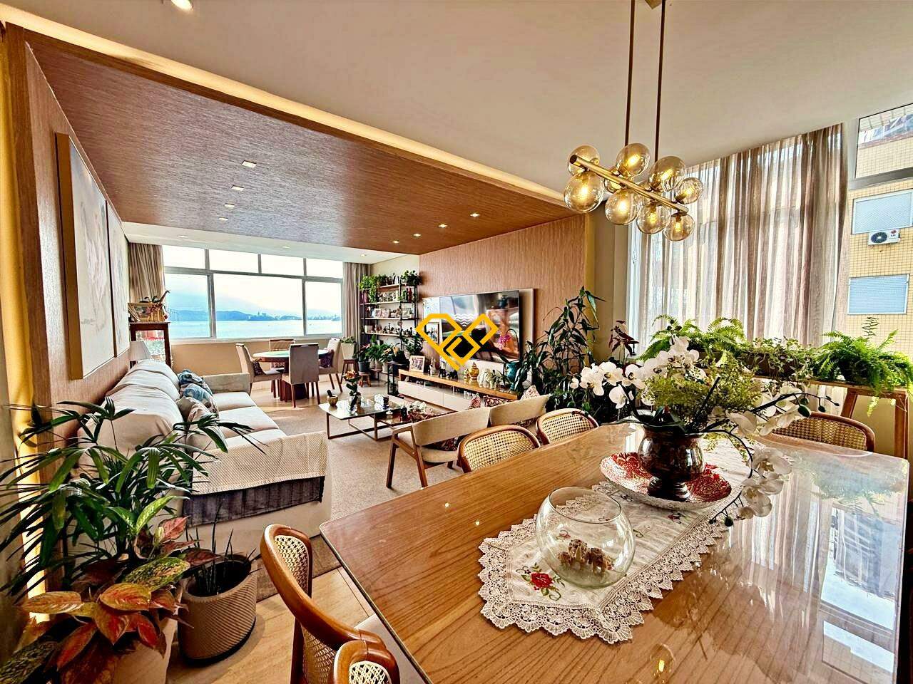Apartamento à venda no Ponta da Praia: Sala