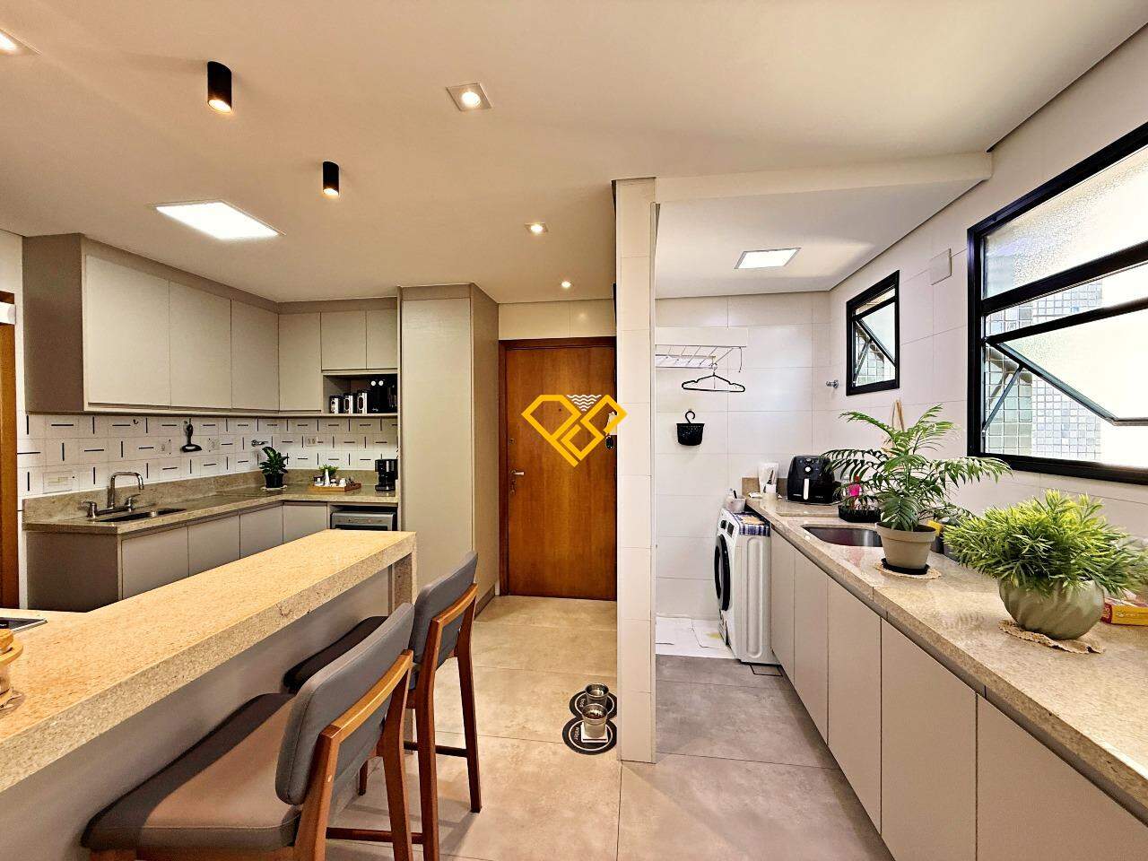 Apartamento à venda no Embaré: Cozinha