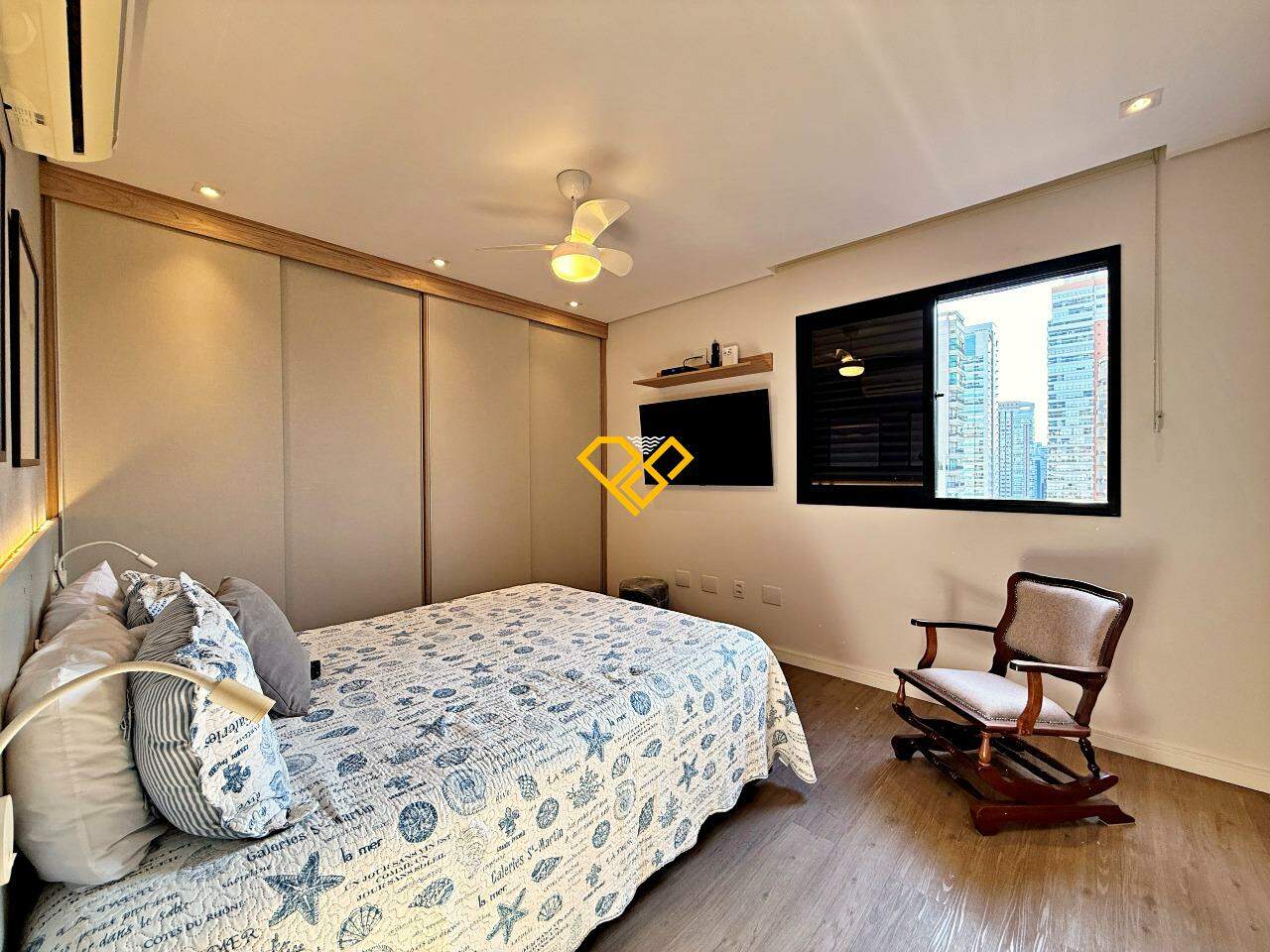 Apartamento à venda no Embaré: Dormitório 1 - suíte