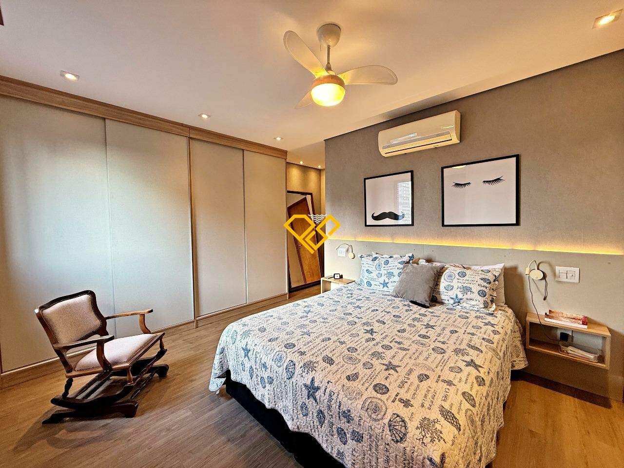 Apartamento à venda no Embaré: Dormitório 1 - suíte