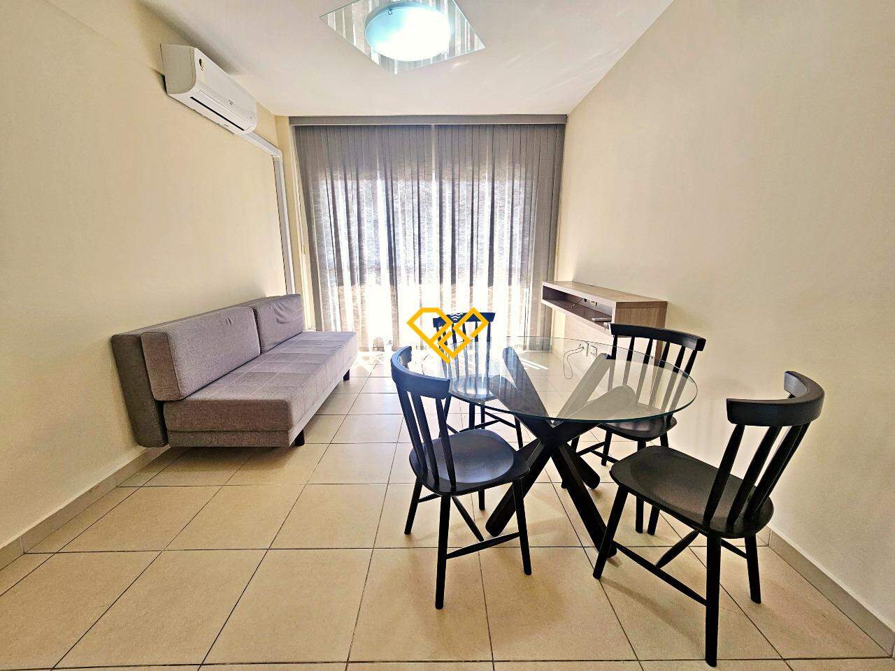 Apartamento à venda no Ponta da Praia: Sala