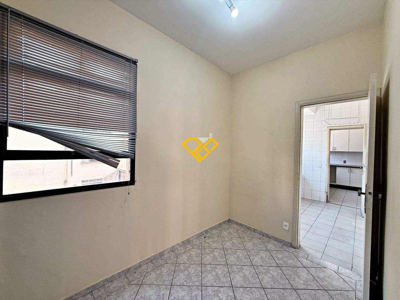 Apartamento à venda no Gonzaga: Dependência revertida