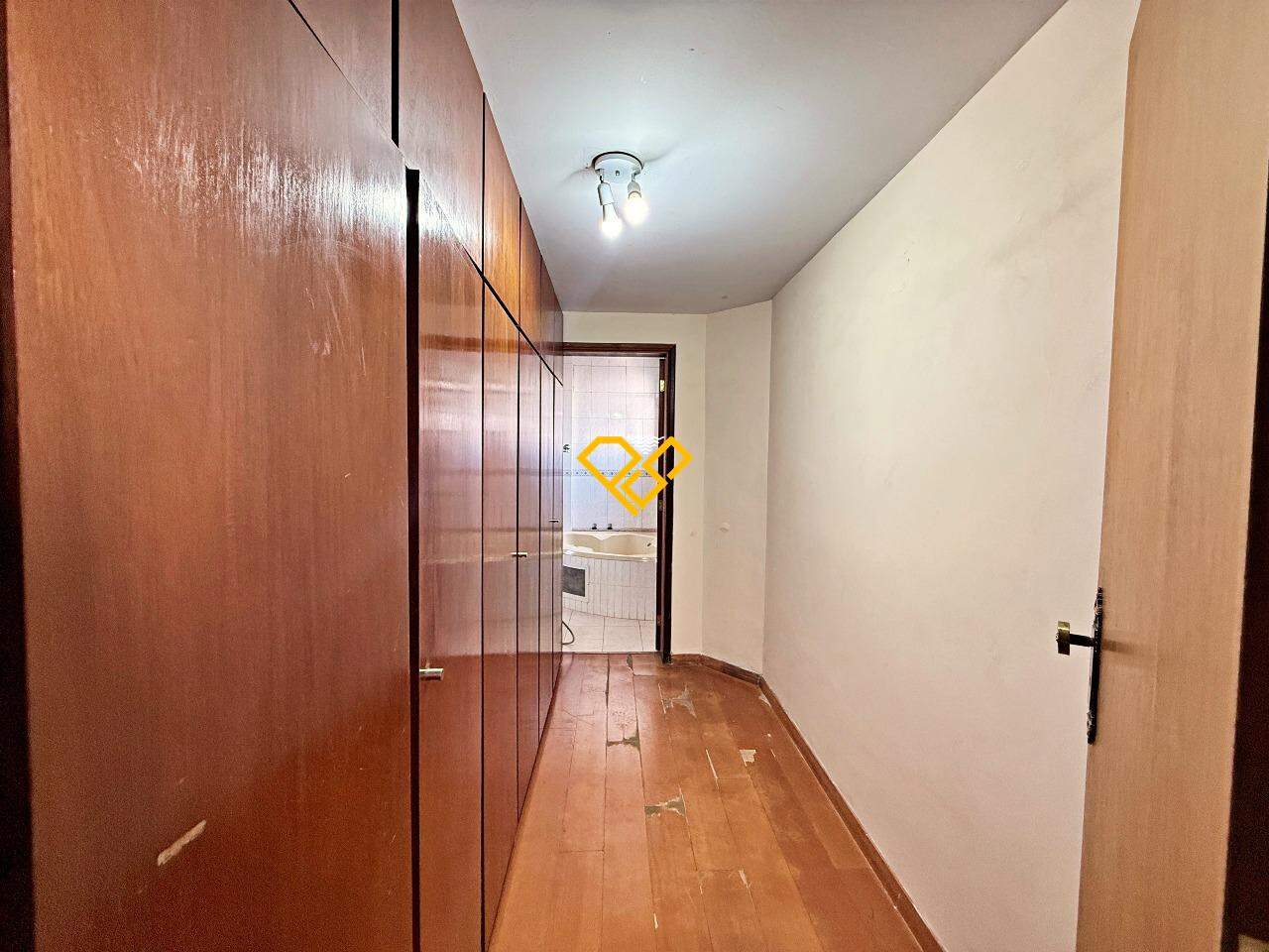 Apartamento à venda no Gonzaga: Dormitório 1 - suíte - closet