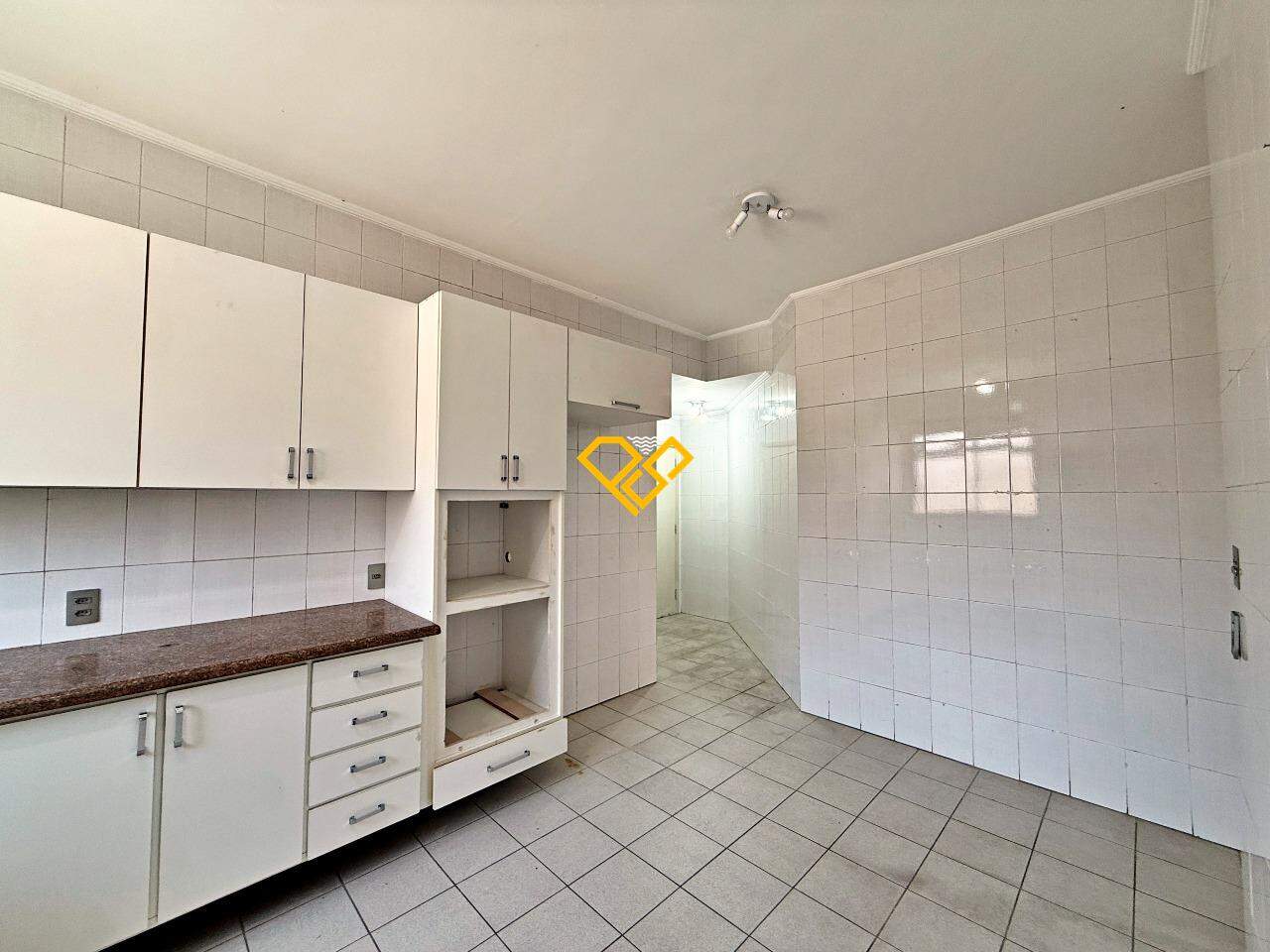 Apartamento à venda no Gonzaga: Cozinha