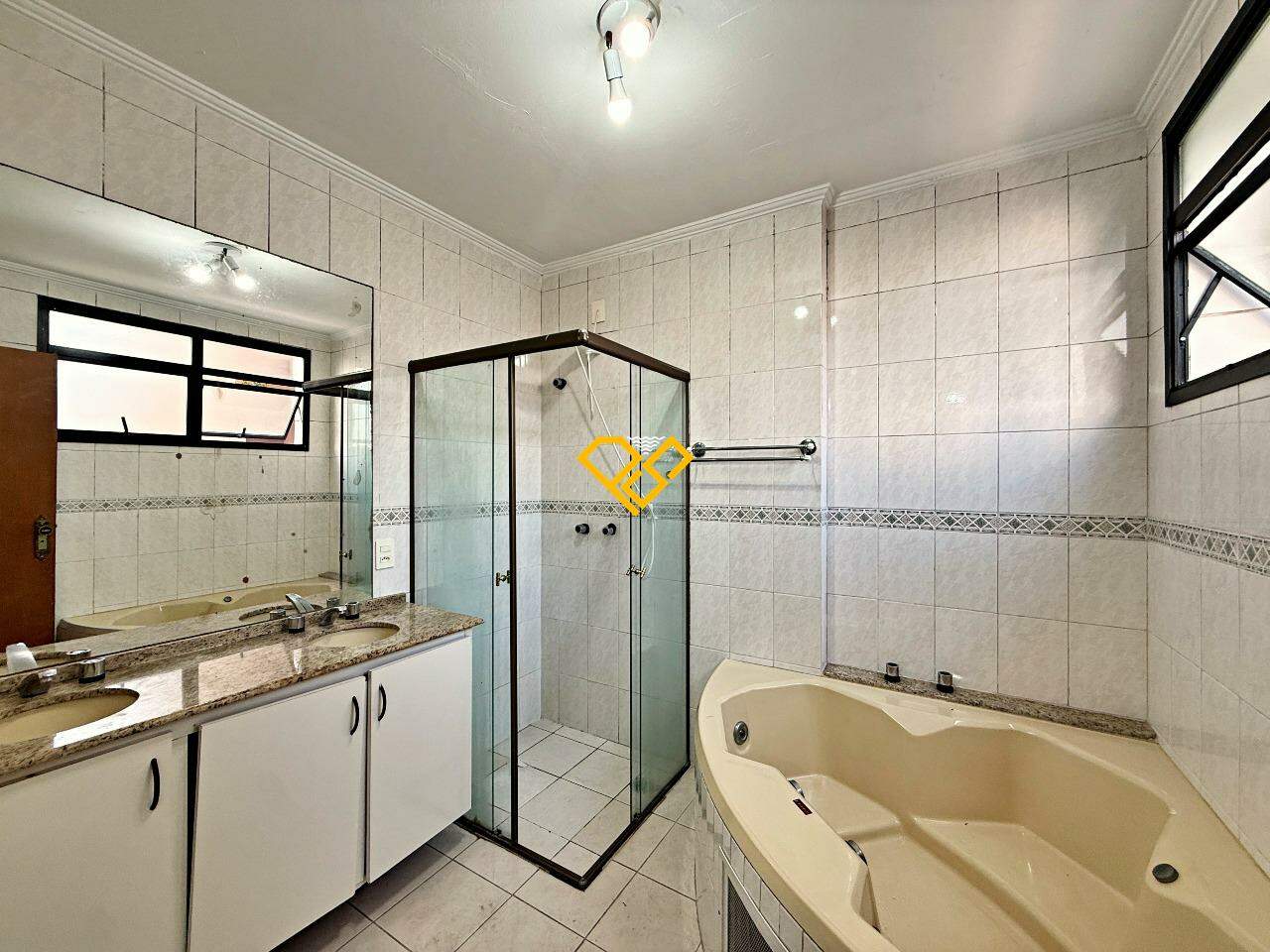 Apartamento à venda no Gonzaga: Wc suíte