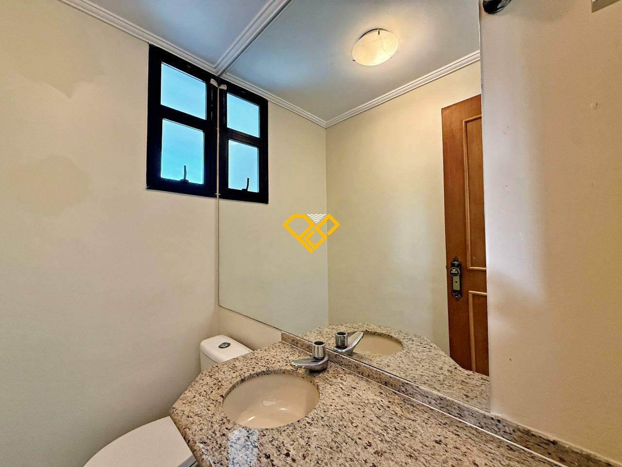 Apartamento à venda no Gonzaga: Lavabo