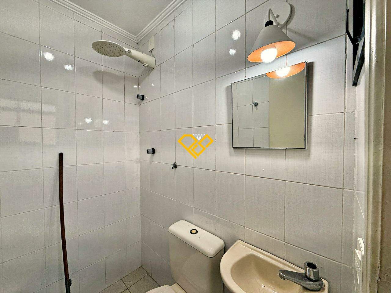 Apartamento à venda no Gonzaga: Wc de serviço