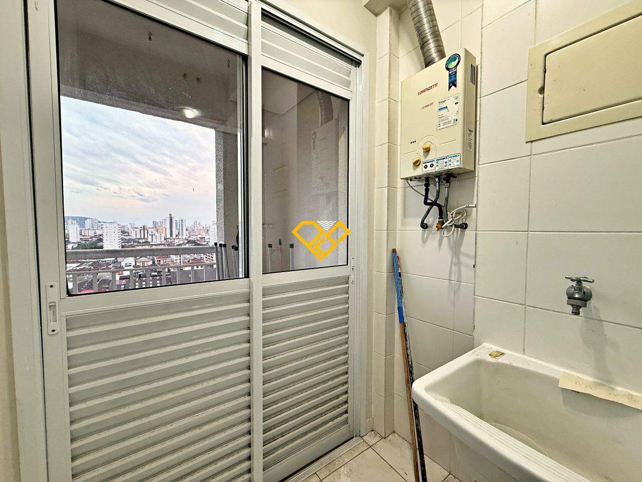 Apartamento à venda no Vila Mathias: Área de serviço