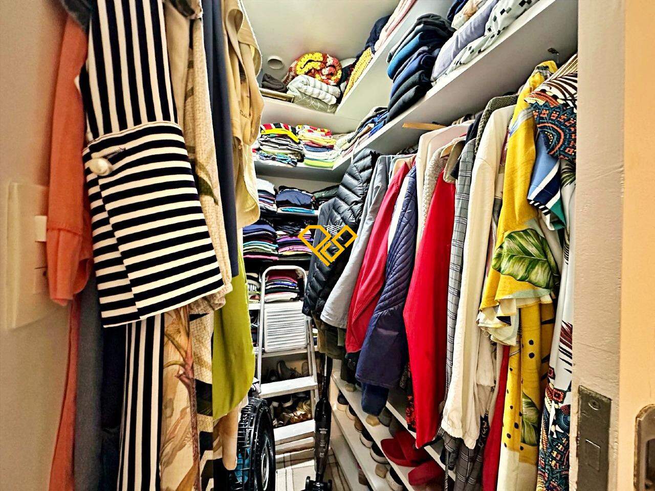 Cobertura à venda no Pompéia: Suíte 1 - closet