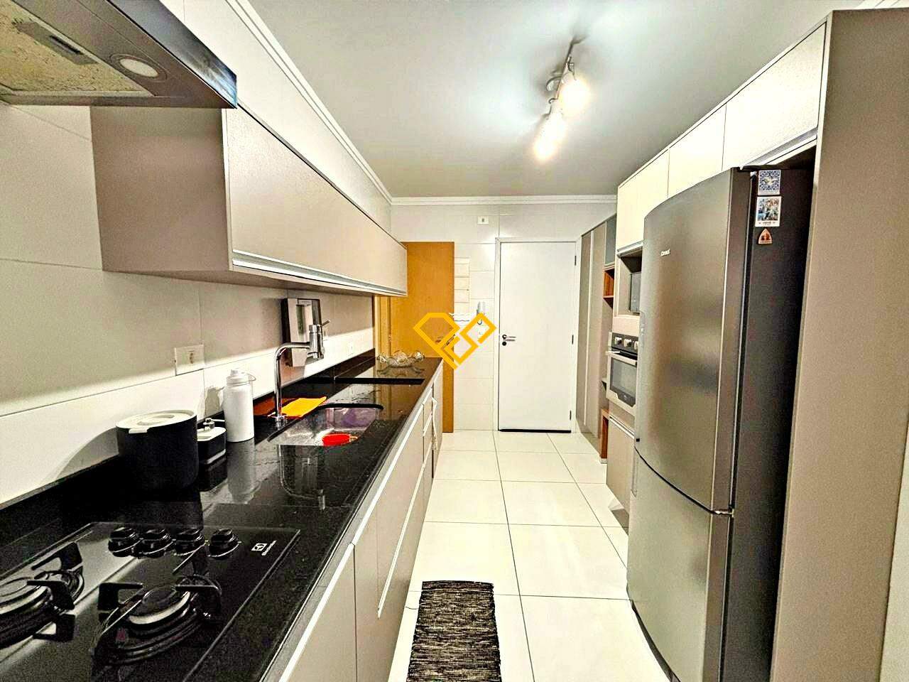 Apartamento à venda no Gonzaga: Cozinha