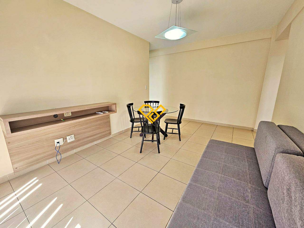 Apartamento para aluguel no Ponta da Praia: Sala