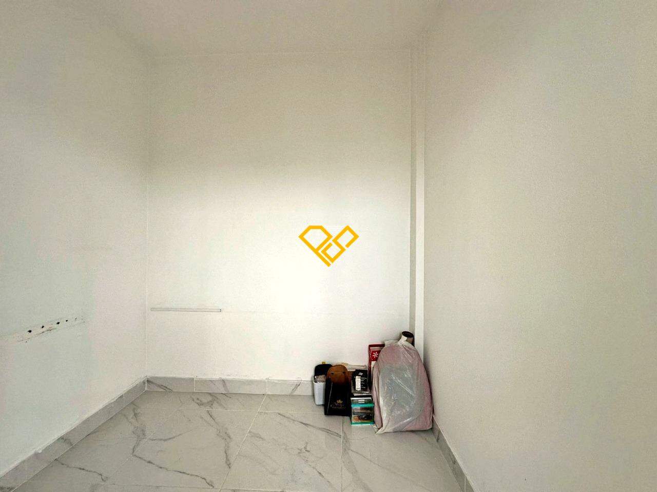 Apartamento à venda no Ponta da Praia: Dependência