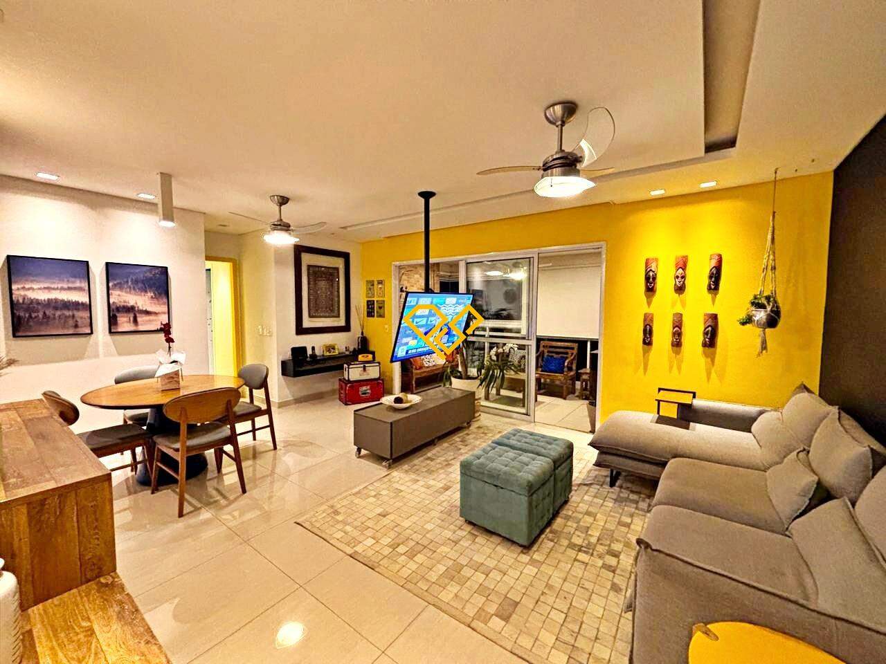 Apartamento à venda no Ponta da Praia: Sala