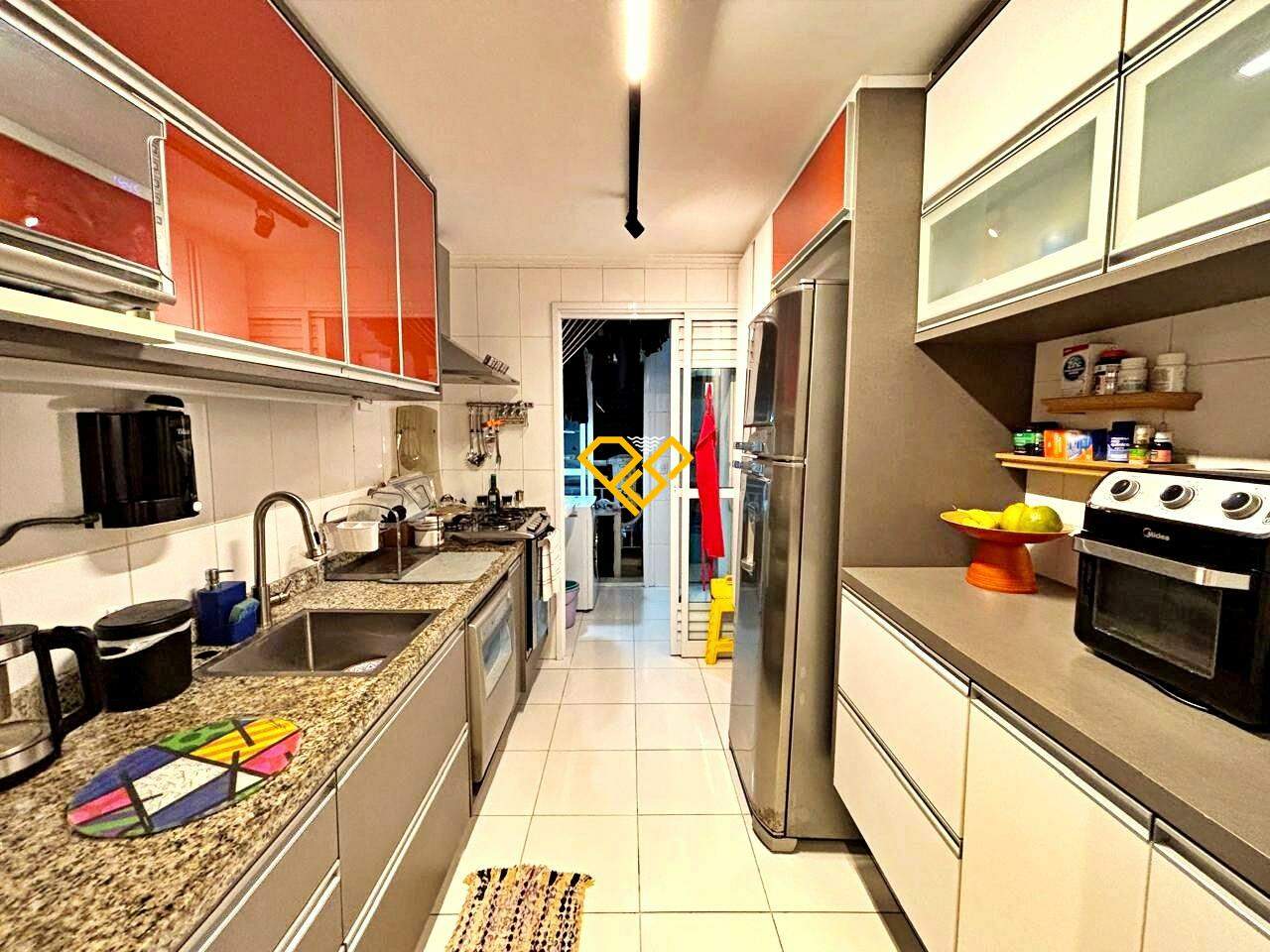 Apartamento à venda no Ponta da Praia: Cozinha