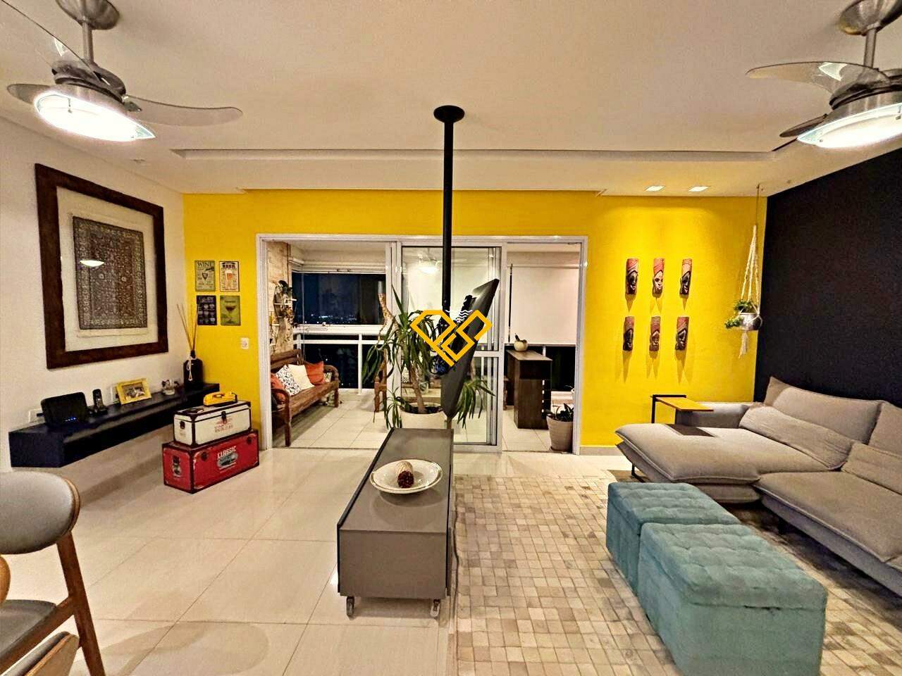 Apartamento à venda no Ponta da Praia: Sala