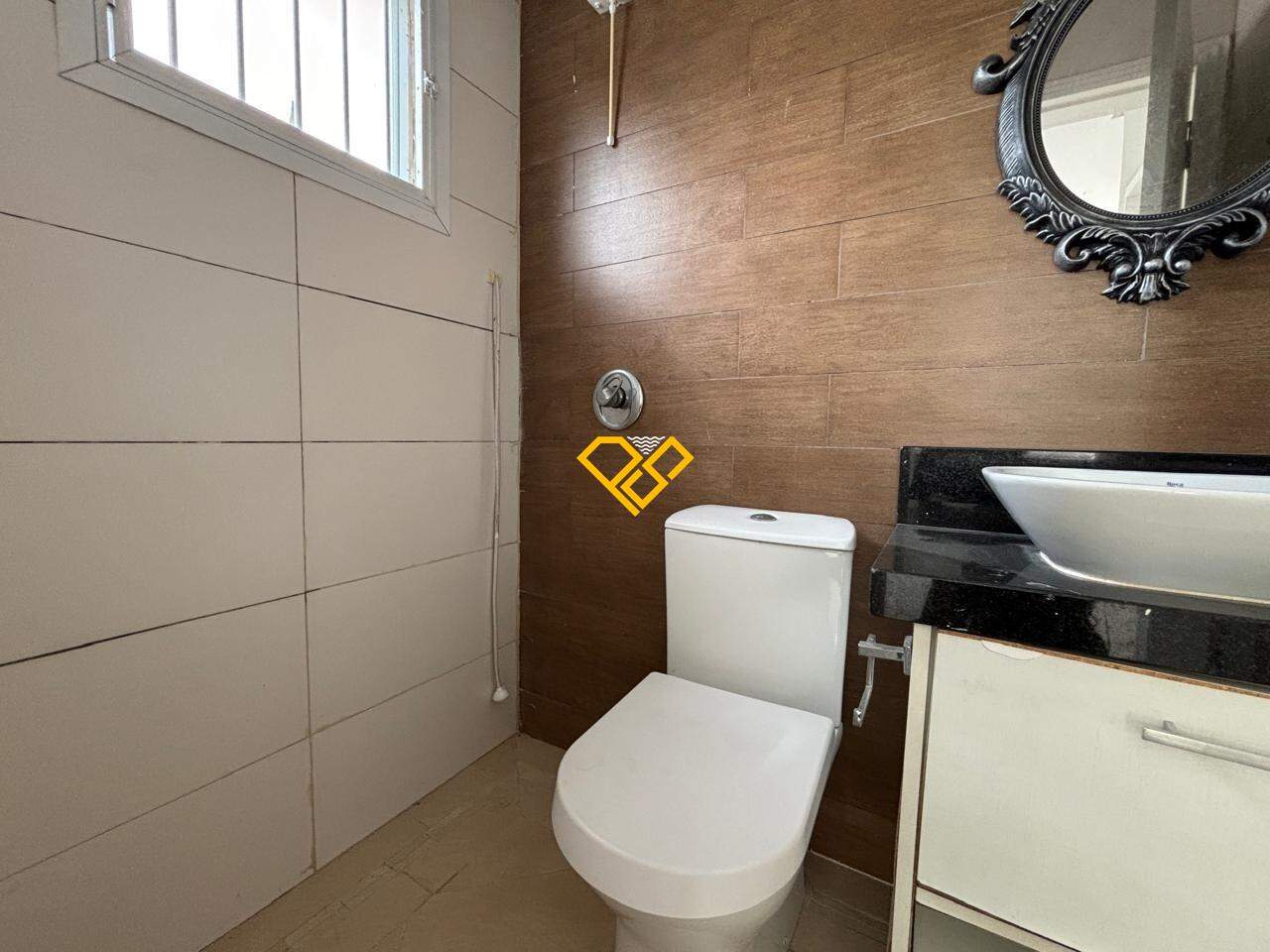 Casa à venda no Aparecida: Wc de serviço