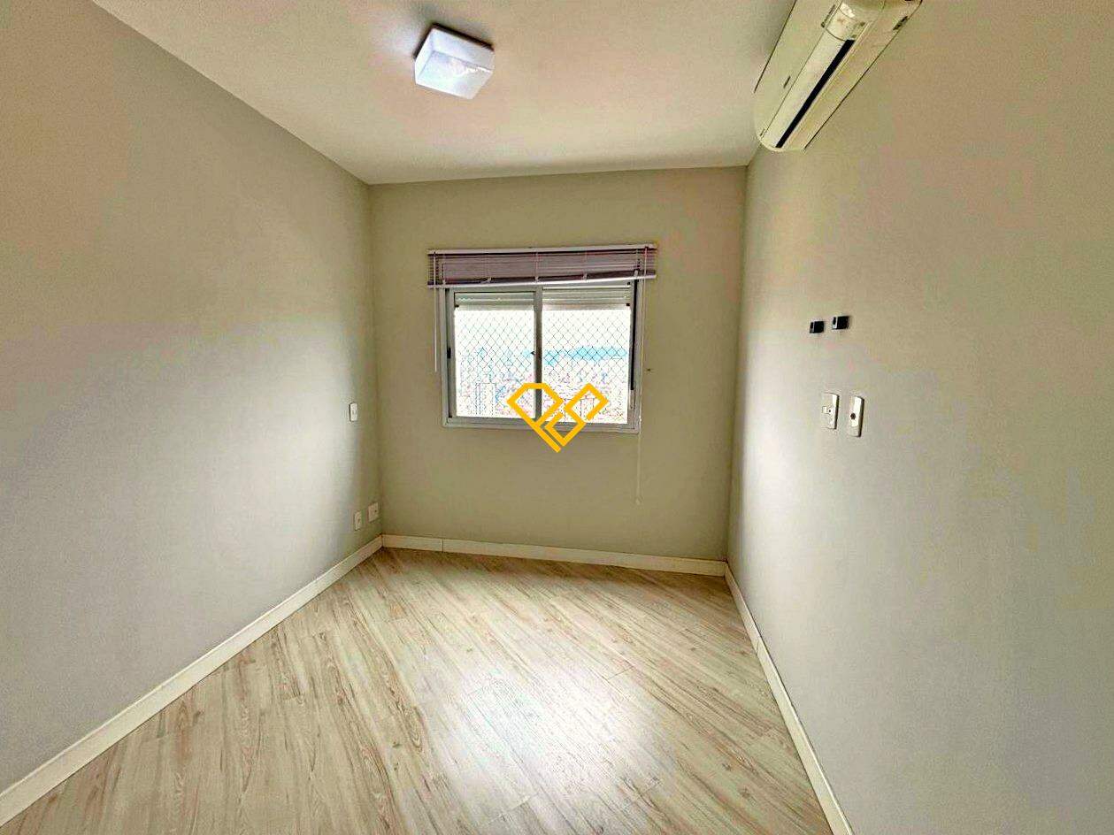 Apartamento à venda no Macuco: Dormitório 1 - suíte