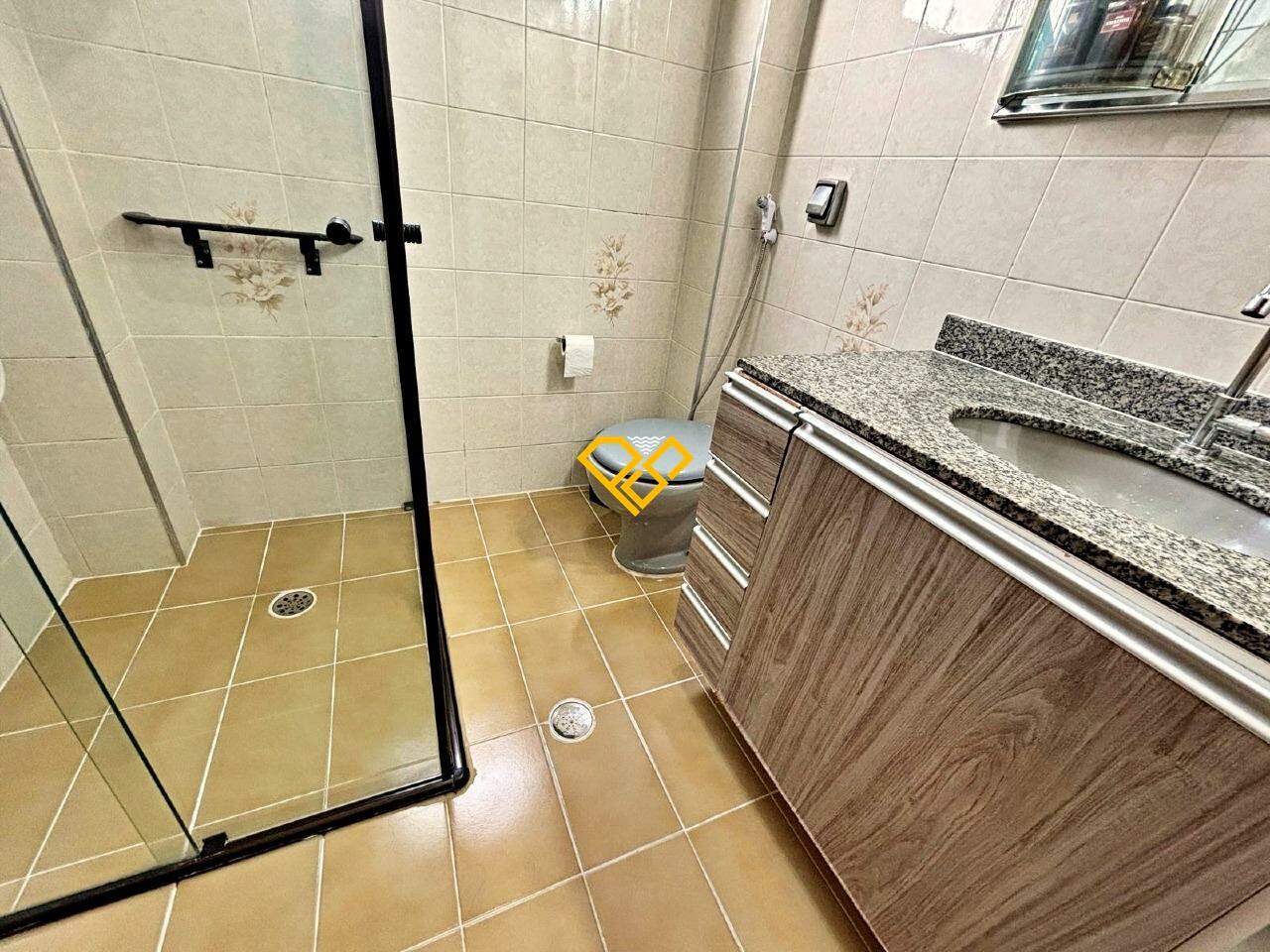 Cobertura à venda no Boqueirão: Wc social