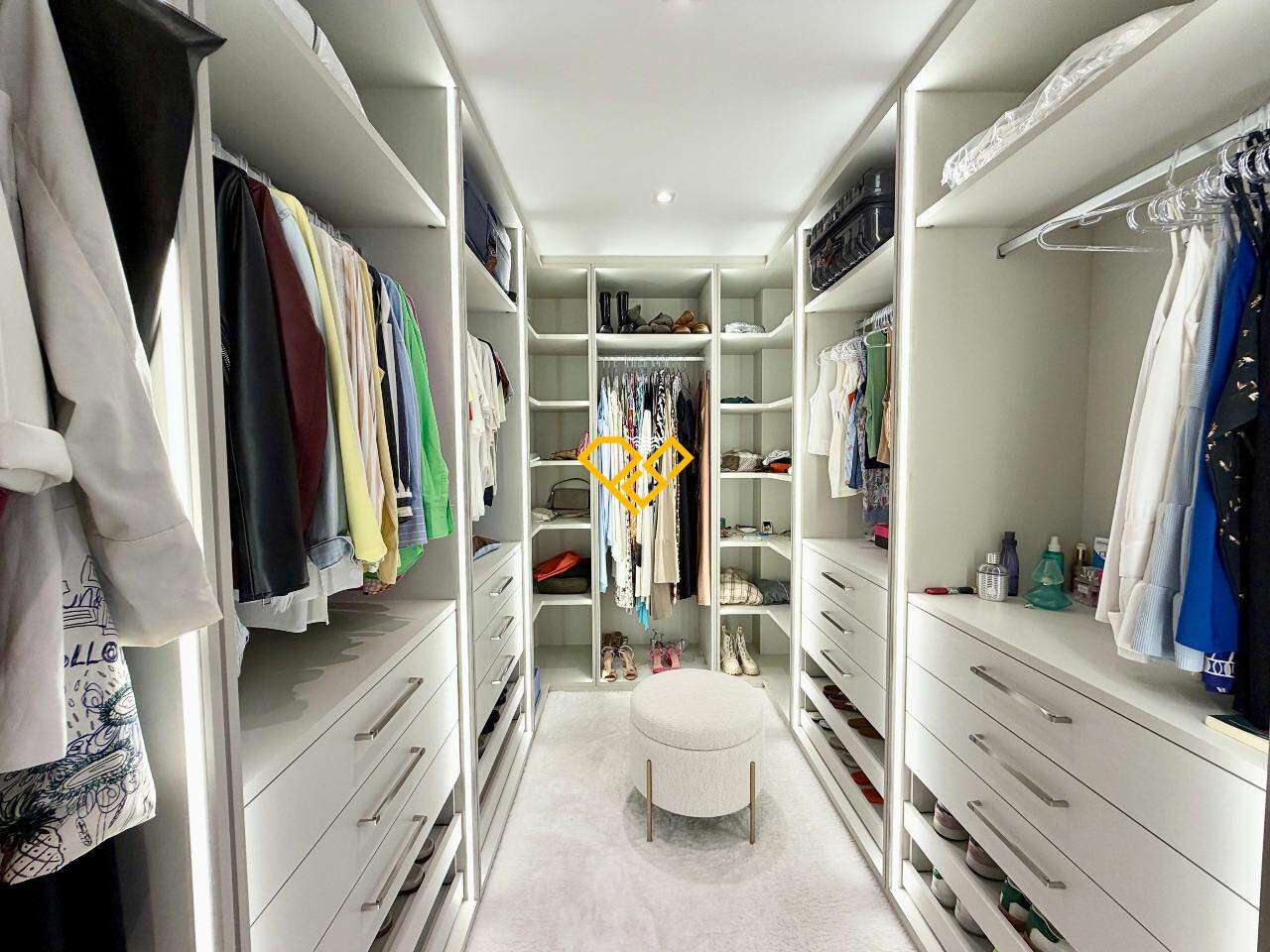 Apartamento à venda no Vila Rica: Suíte 2 - closet