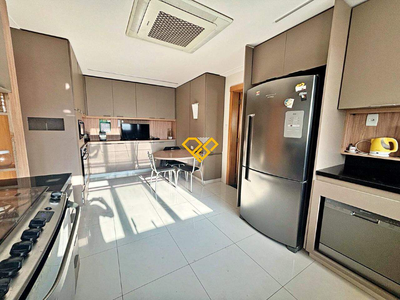Apartamento à venda no Ponta da Praia: Cozinha