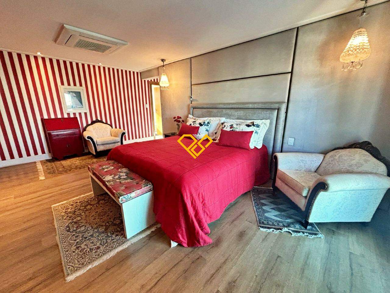 Apartamento à venda no Ponta da Praia: Suíte 1