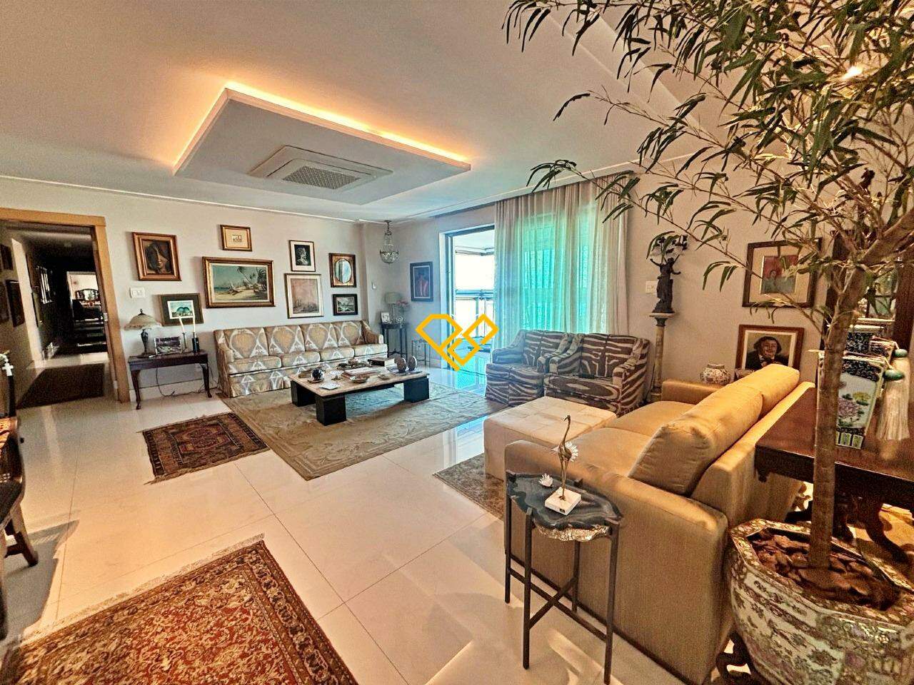 Apartamento à venda no Ponta da Praia: Sala