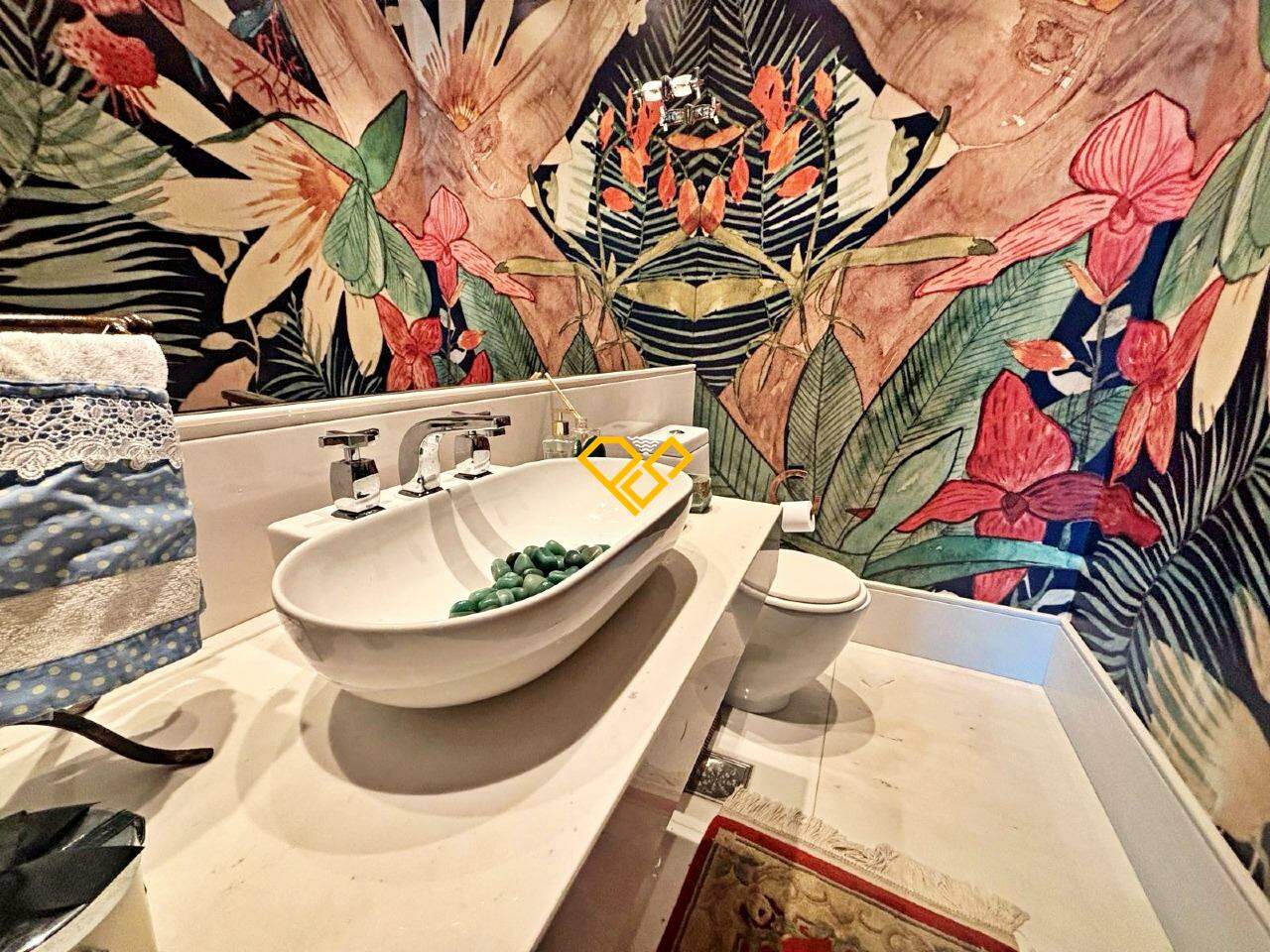 Apartamento à venda no Ponta da Praia: Lavabo