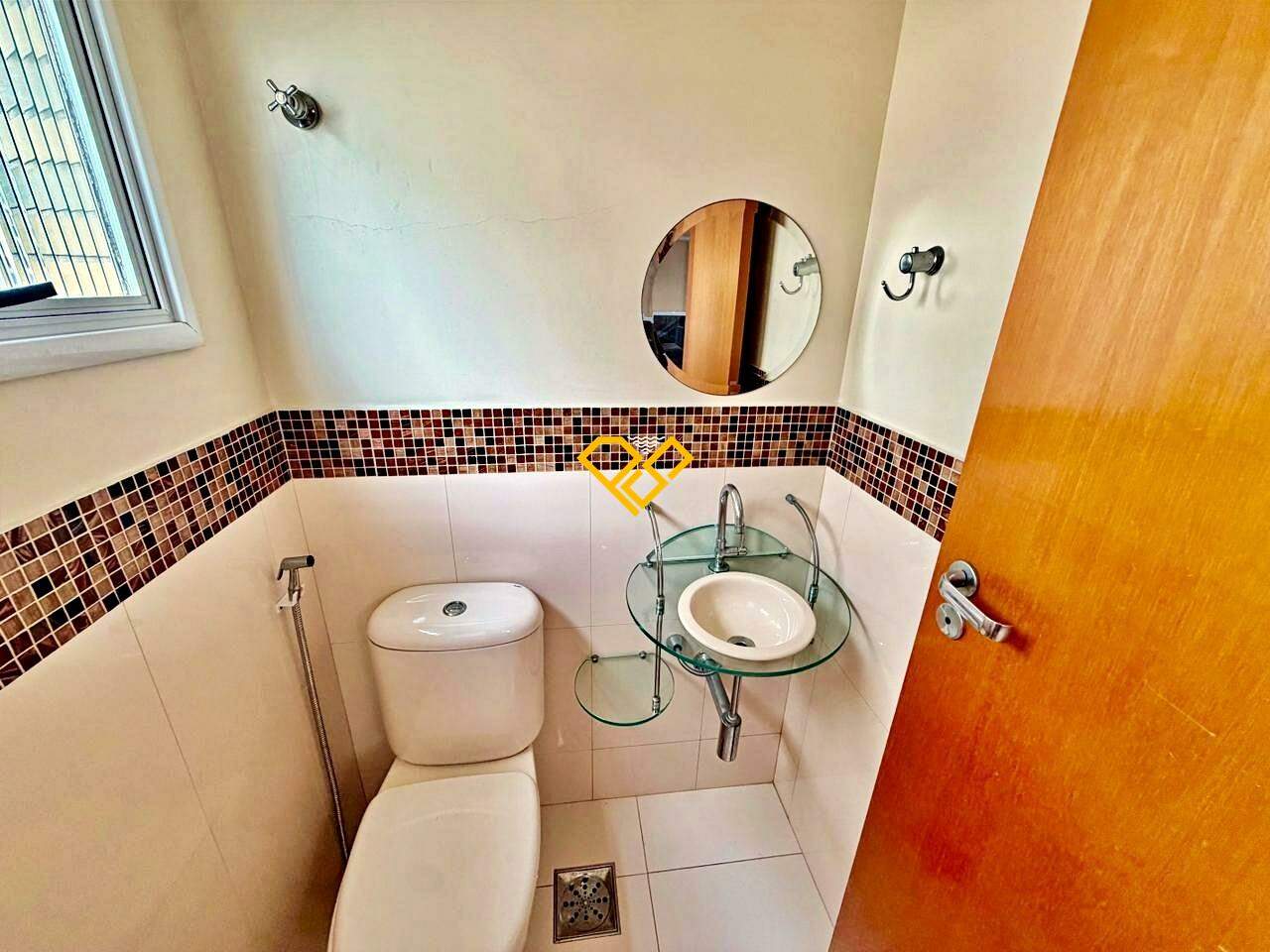Cobertura à venda no Embaré: Lavabo