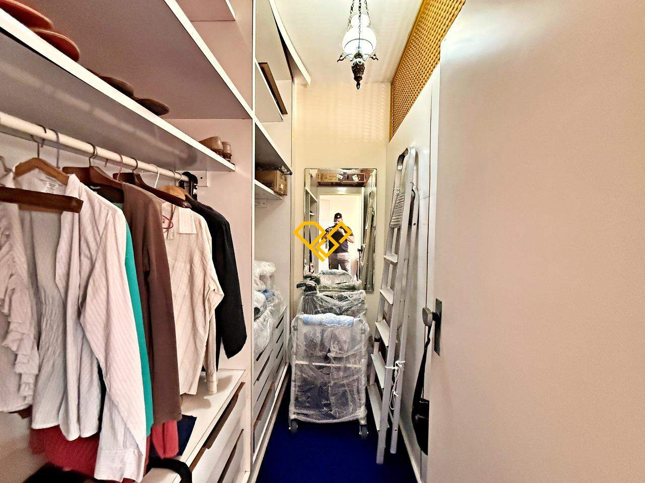Apartamento à venda no Pompéia: Dormitório 2 - closet