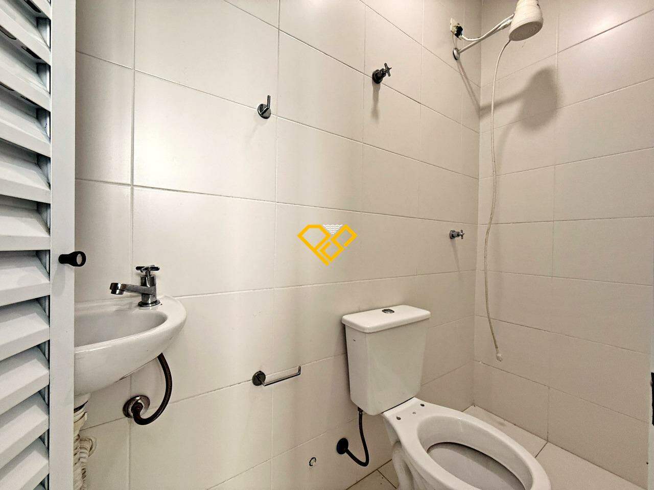 Apartamento à venda no Encruzilhada: Wc de serviço
