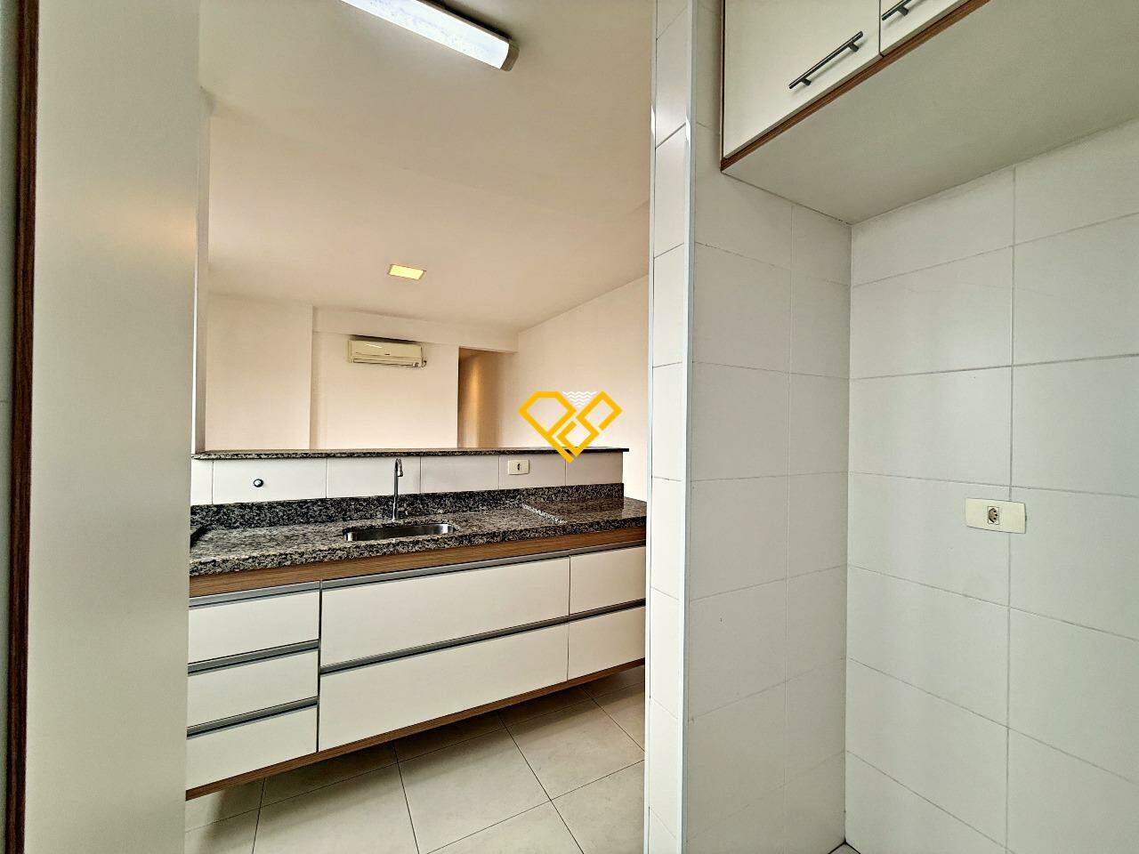 Apartamento à venda no Encruzilhada: Cozinha