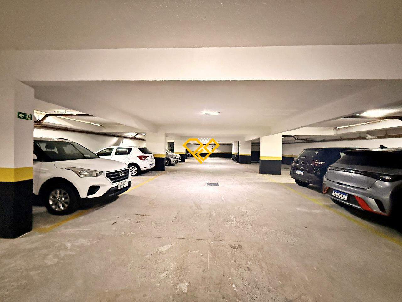 Apartamento à venda no Encruzilhada: Garagem