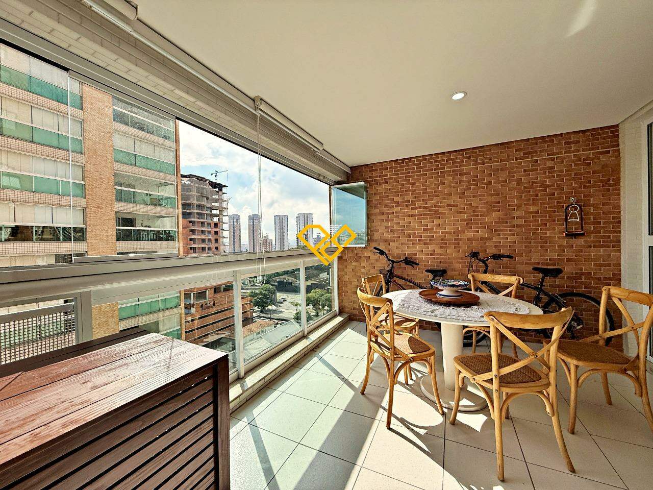 Apartamento para aluguel no Ponta da Praia: Varanda