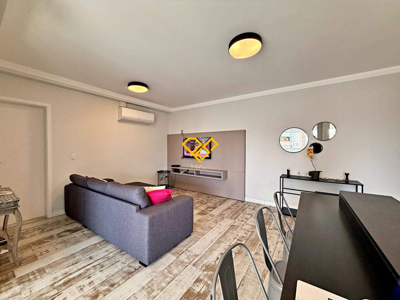 Apartamento para aluguel no Ponta da Praia: Sala