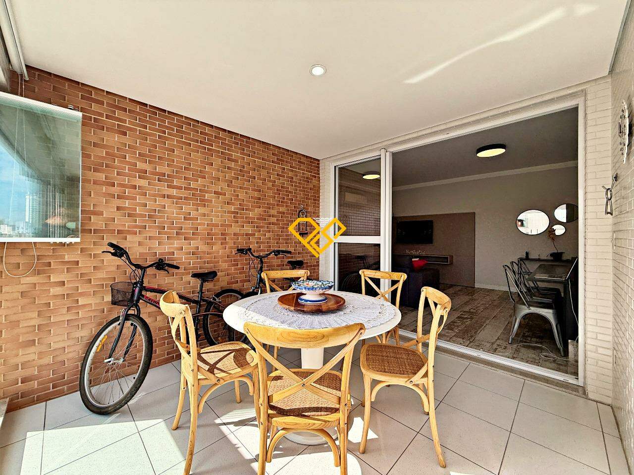 Apartamento para aluguel no Ponta da Praia: Varanda