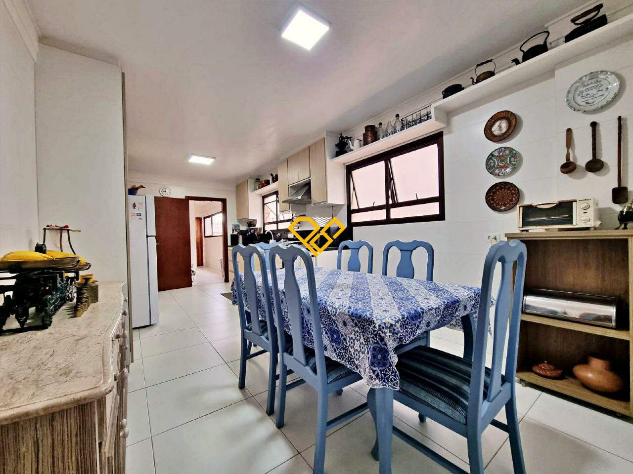 Apartamento à venda no Embaré: Cozinha