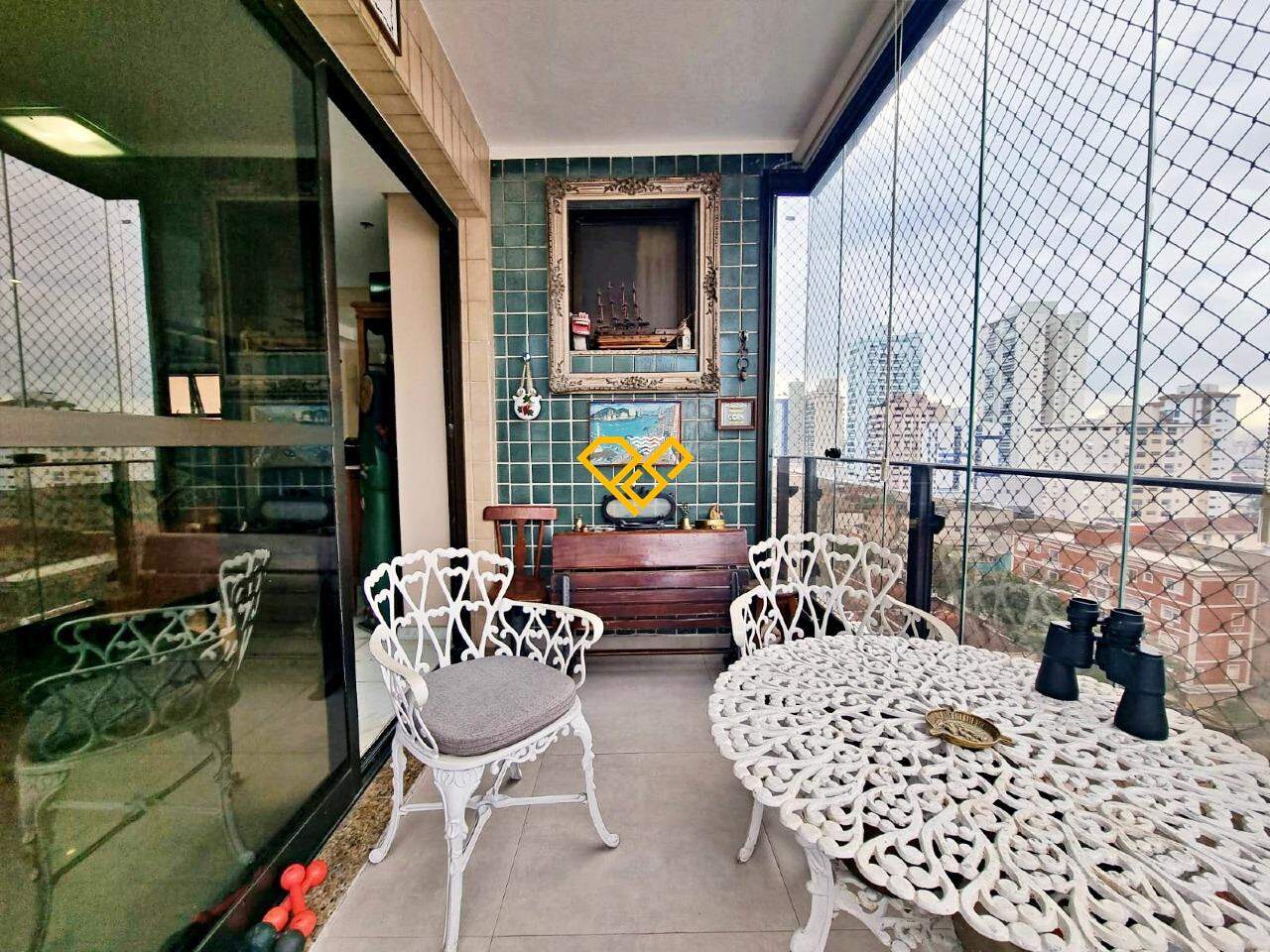 Apartamento à venda no Embaré: Varanda