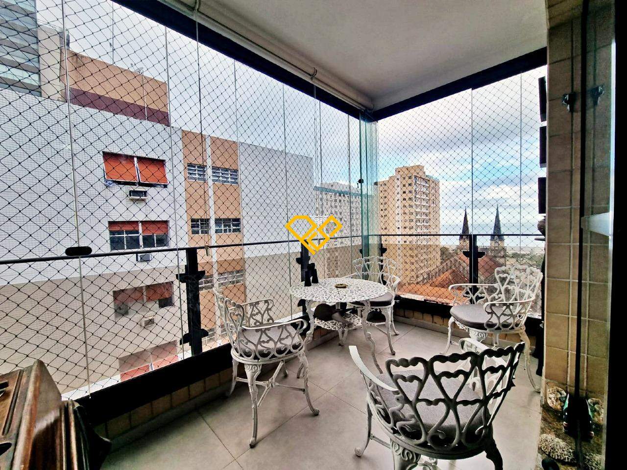 Apartamento à venda no Embaré: Varanda
