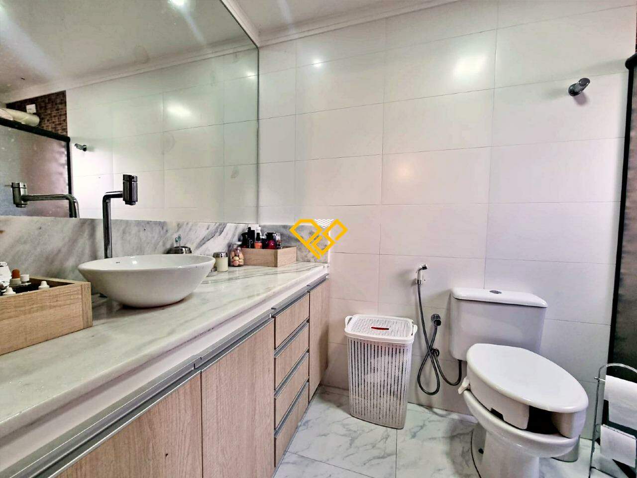 Apartamento à venda no Embaré: Wc suíte 1 - master