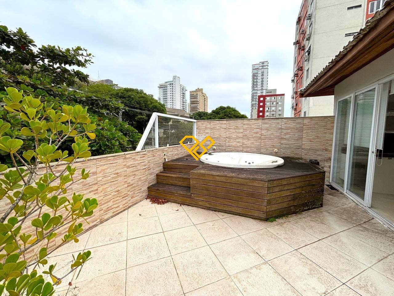 Casa para aluguel no Aparecida: Jacuzzi