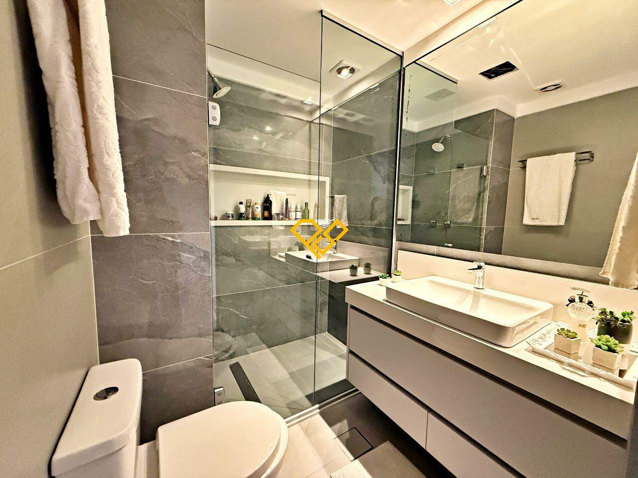 Apartamento Duplex à venda no José Menino: Wc suíte 1