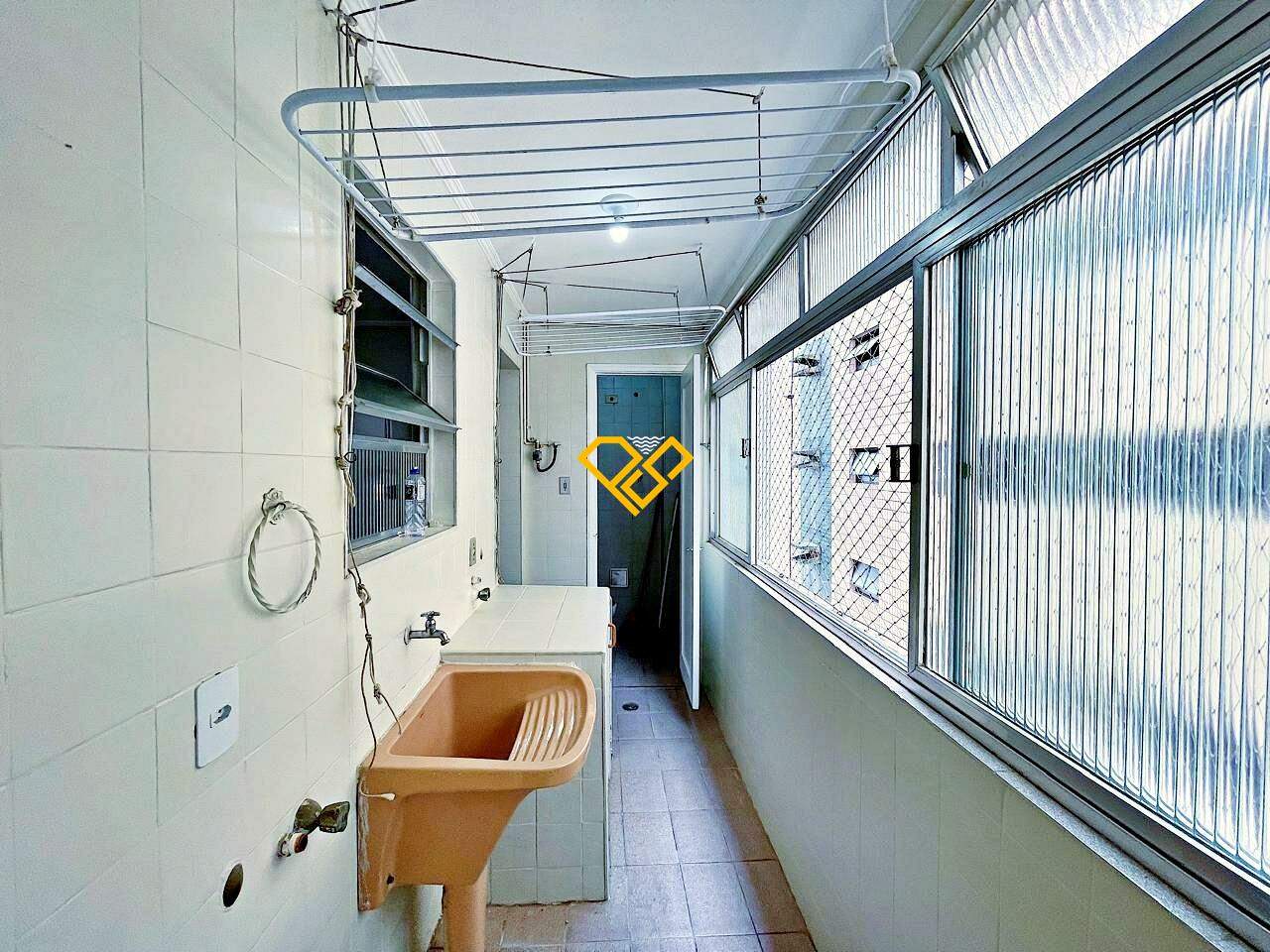 Apartamento para aluguel no Embaré: Área de serviço